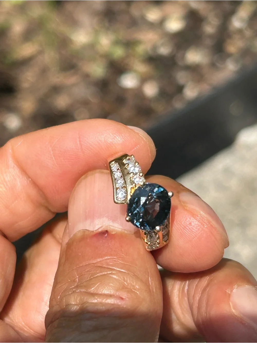 3.12 earth mined blue spinel ring and diamond 18k mounting AGL certificated